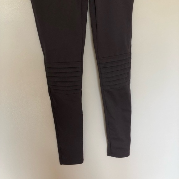 Free People Movement Athletic Leggings Purple Grey XS - Picture 2 of 7